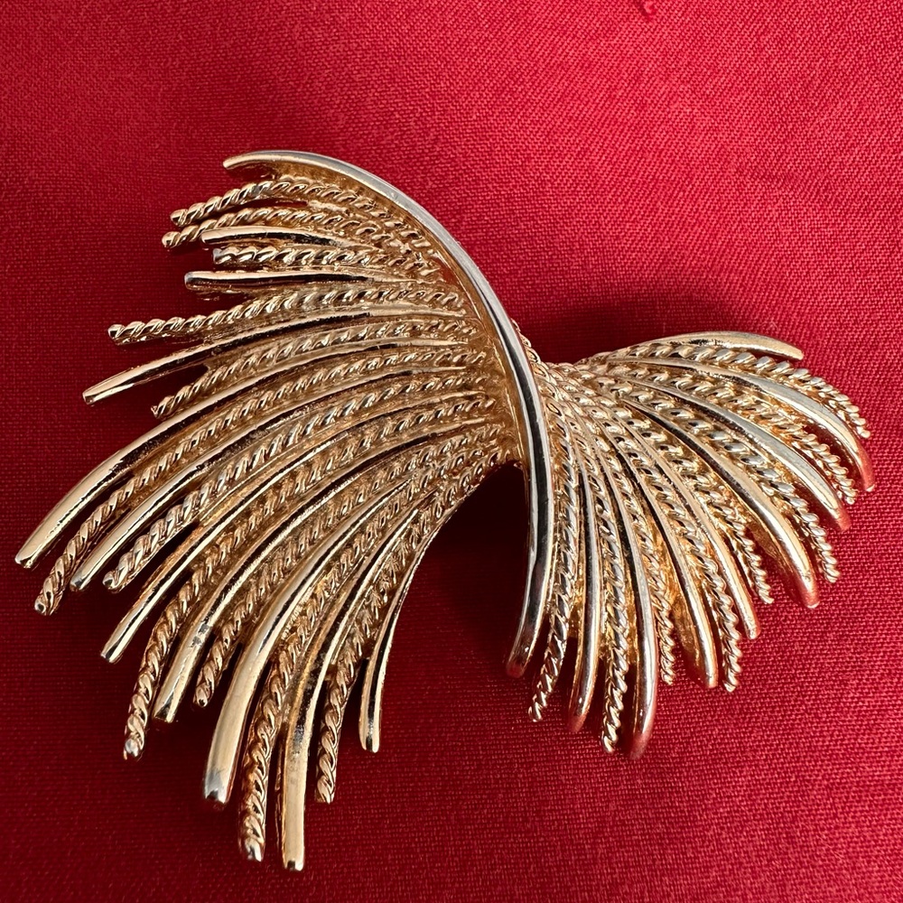 Vintage Monet brooch